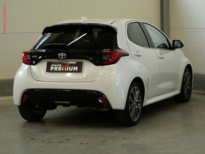 Toyota Yaris (2023) 1.5VVT-i, 2.maj,ČR, Navi, AC - fotka 4 z 21