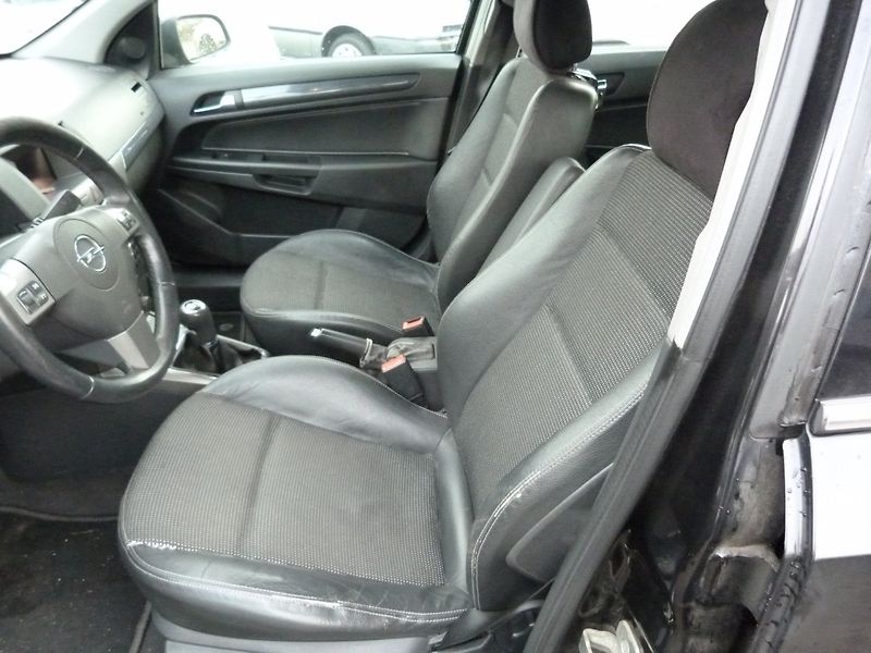 Opel Astra 1,7 CDTI - fotka 10 z 15