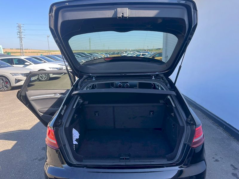 Audi A3 (2017) Nové Sportback Linie Sport 1.6 - fotka 15 z 28