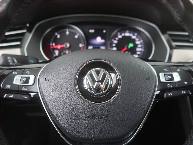 Volkswagen Passat (2016) 2.0 TDI, 4X4, Automat, Kůže - fotka 16 z 21