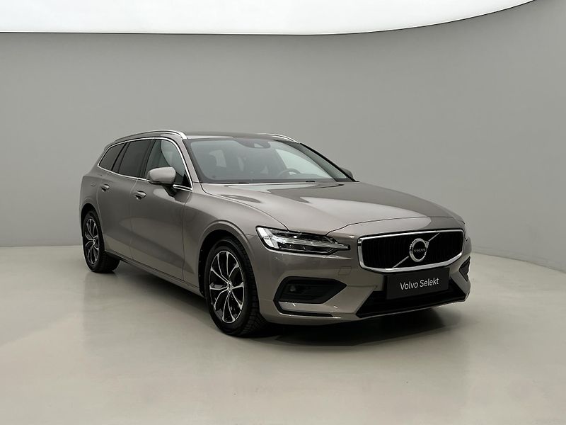 Volvo V60 D3 MOMENTUM PRO AUT - fotka 8 z 41