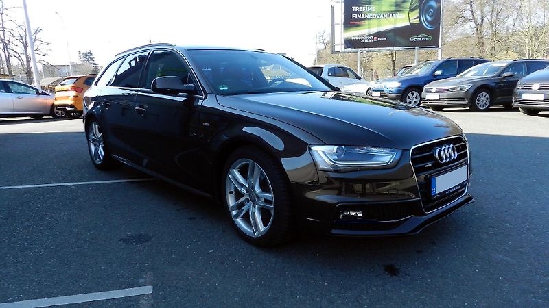 Audi A4 2.0 TDi 110 kW QUATTRO S-LINE - fotka 5 z 17