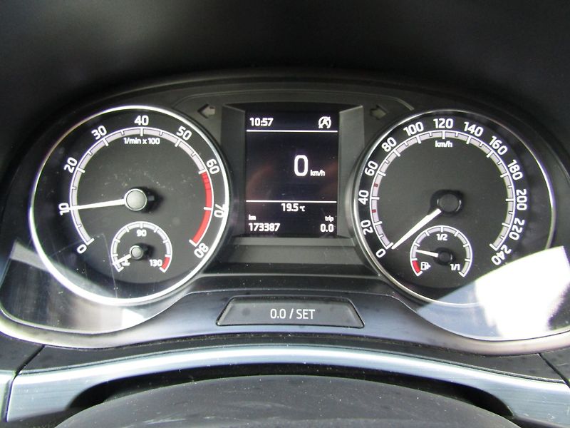 Škoda Fabia (2019) 1.0 MPI 55kW TOP QUALITY - fotka 29 z 39