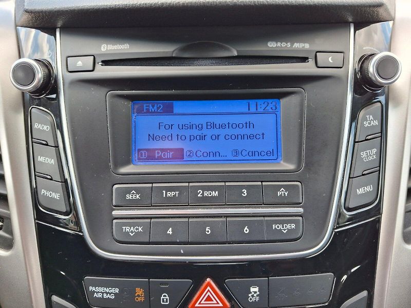 Hyundai i30 (2015) Kombi - fotka 23 z 31