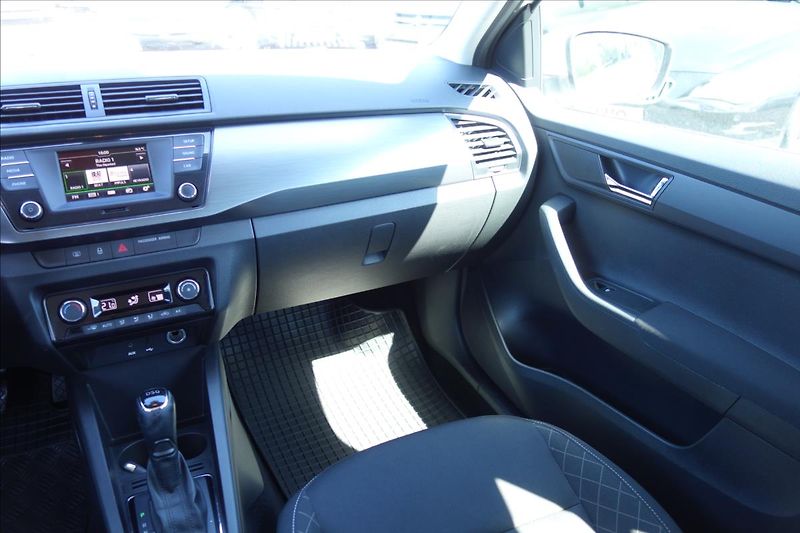 Škoda Fabia 1,2 TSi 81KW, ČR, DSG, STYLE. - fotka 19 z 33