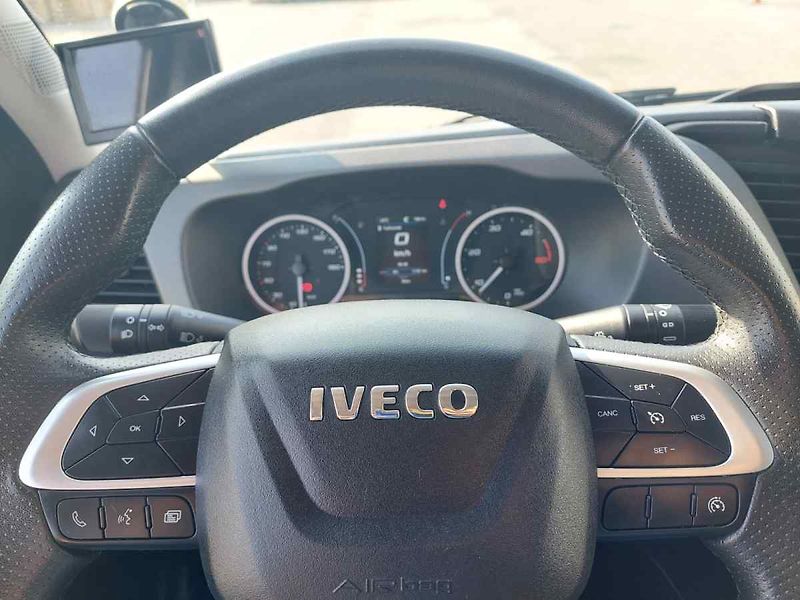 Iveco Ostatní 35S18 L4H2 Pojízdná dílna - fotka 35 z 42