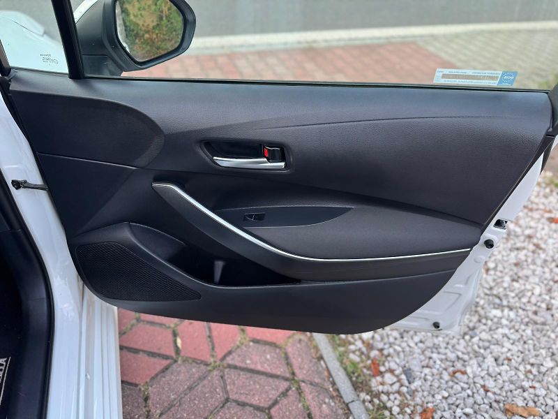 Toyota Corolla 1.8Hybrid 1.MAJITEL ČR DPH - fotka 24 z 29