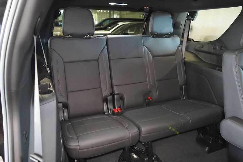 GMC Yukon (2026) Denali 6.2 V8 - fotka 29 z 59