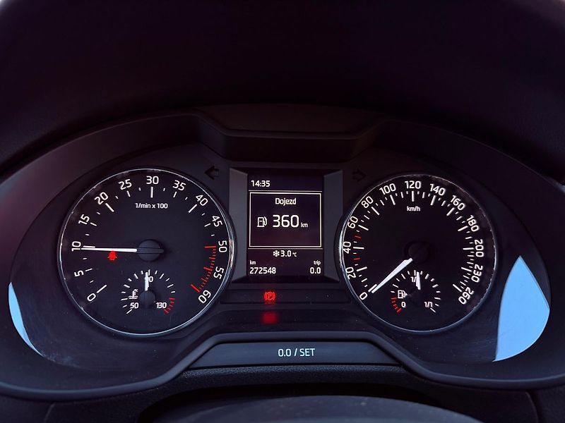 Škoda Octavia 1.6 TDi Ambition Fresh, ČR - fotka 17 z 23