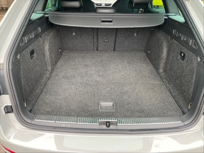 Škoda Superb 2,0 TDI Sportline DSG - fotka 6 z 11