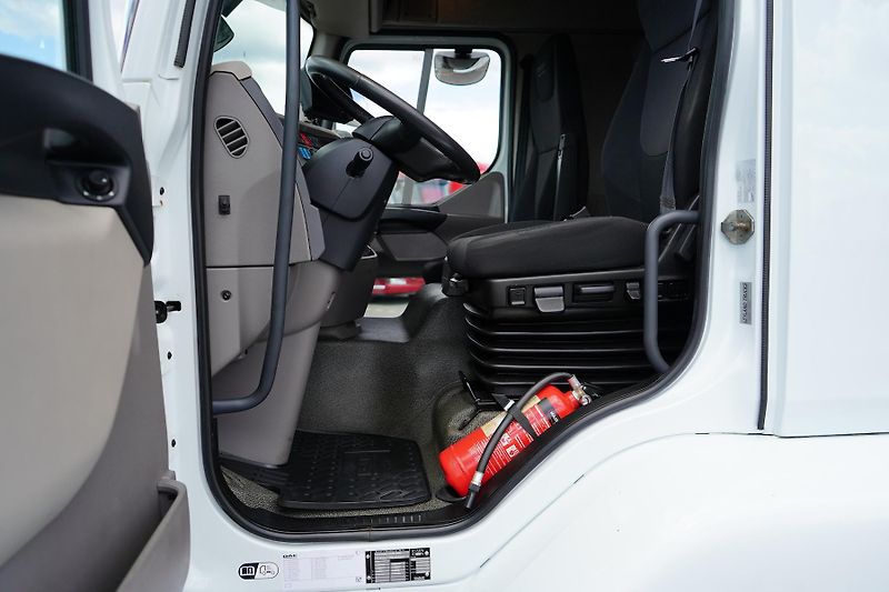 DAF LF 260 / EURO 6 / ACC / IZOTERMA  - fotka 25 z 47