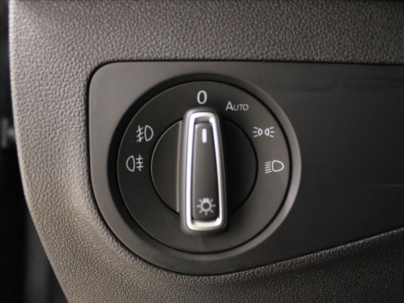 Volkswagen Tiguan 2,0 TSi 140 KW, LED, DSG, 4 Mo - fotka 17 z 30