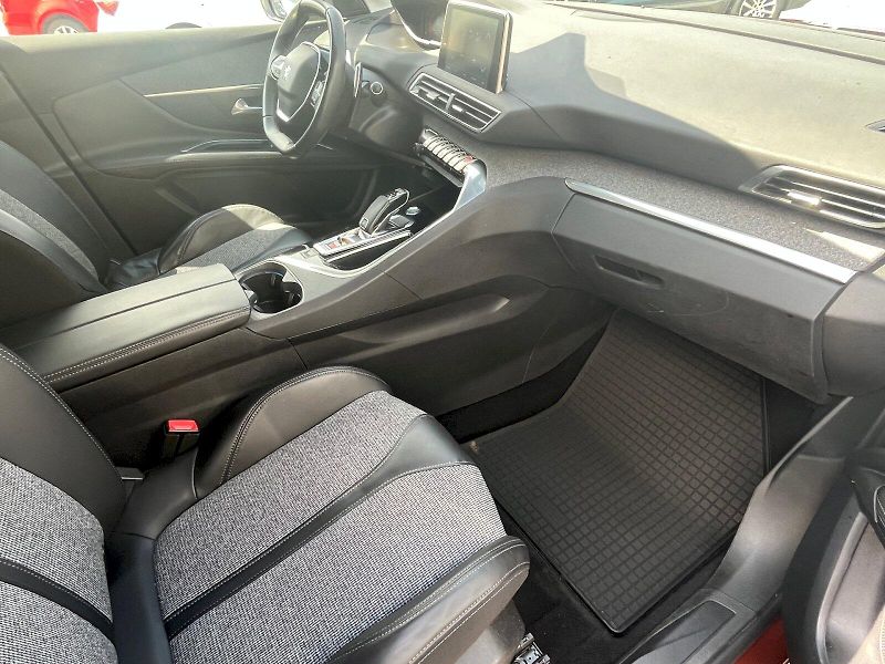 Peugeot 3008 (2017) ALLURE 1.6 THP 121kW - fotka 14 z 26