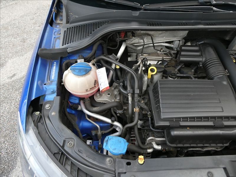 Škoda Fabia 1,2 TSi 2xkola,auto klima,temp - fotka 34 z 42