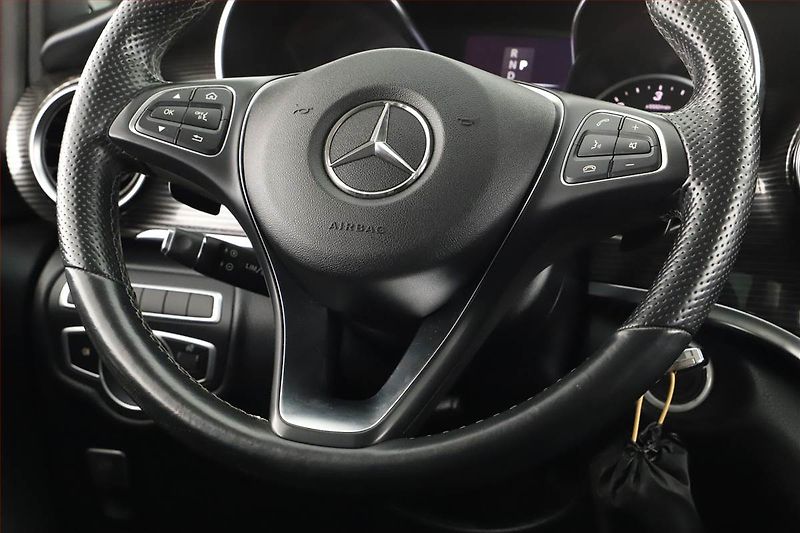 Mercedes-Benz Třídy V (2019) Avantgarde 300 d 4MATIC - fotka 8 z 21