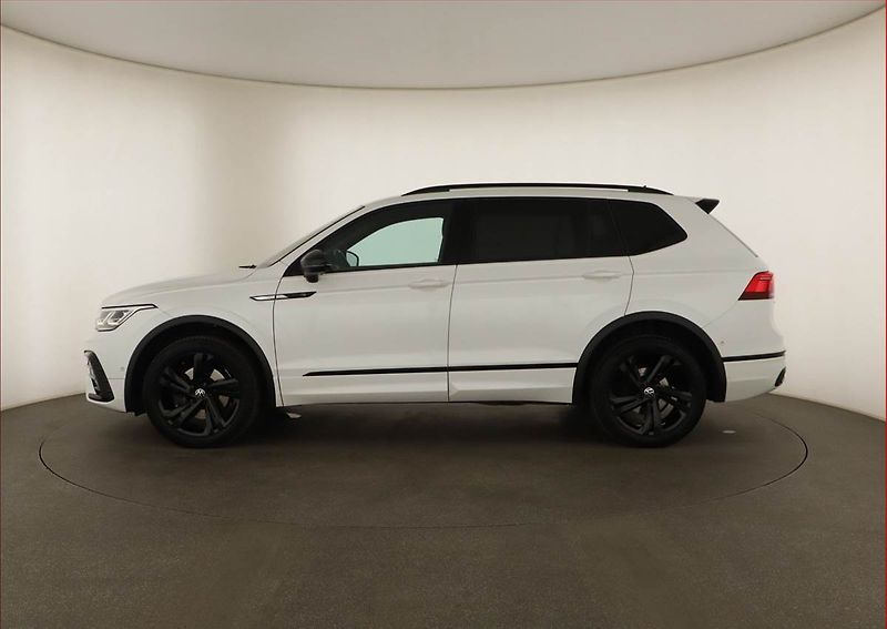 Volkswagen Tiguan Allspace (2022) 2.0 TDI - fotka 3 z 28
