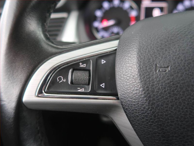 Škoda Rapid (2016) 1.2 TSI, Park. senzory - fotka 15 z 19