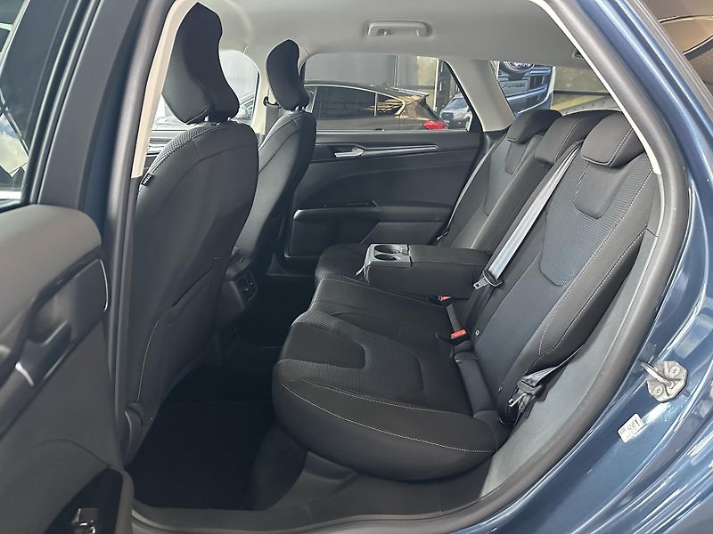 Ford Mondeo Titanium 2.0 EcoBlue 150k aut. - fotka 11 z 30