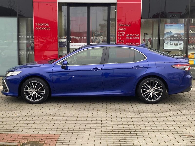 Toyota Camry 2,5 Hybrid Executive VIP - fotka 6 z 38