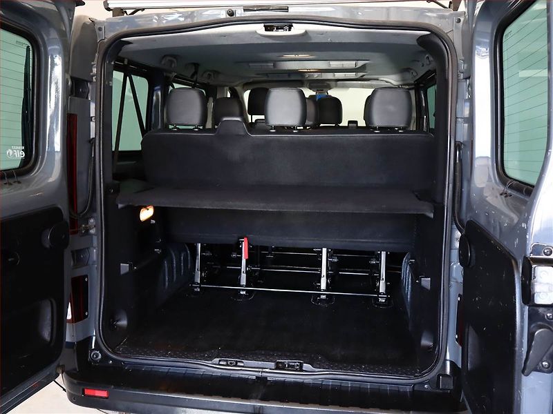 Renault Trafic (2020) 2.0 dCi, Bus, 9Míst, ČR, 1Maj - fotka 11 z 16
