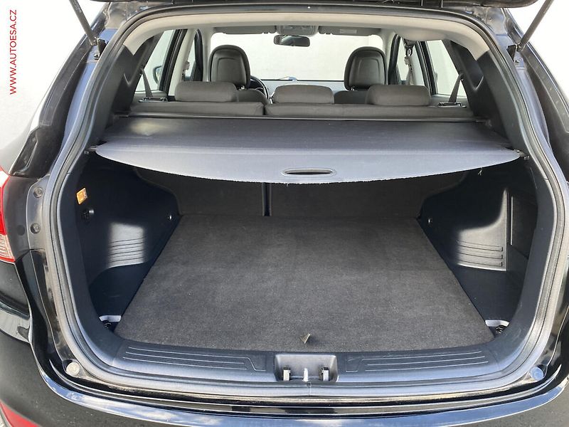 Hyundai ix35 (2013) 1.6 GDi, AC, TZ - fotka 7 z 16