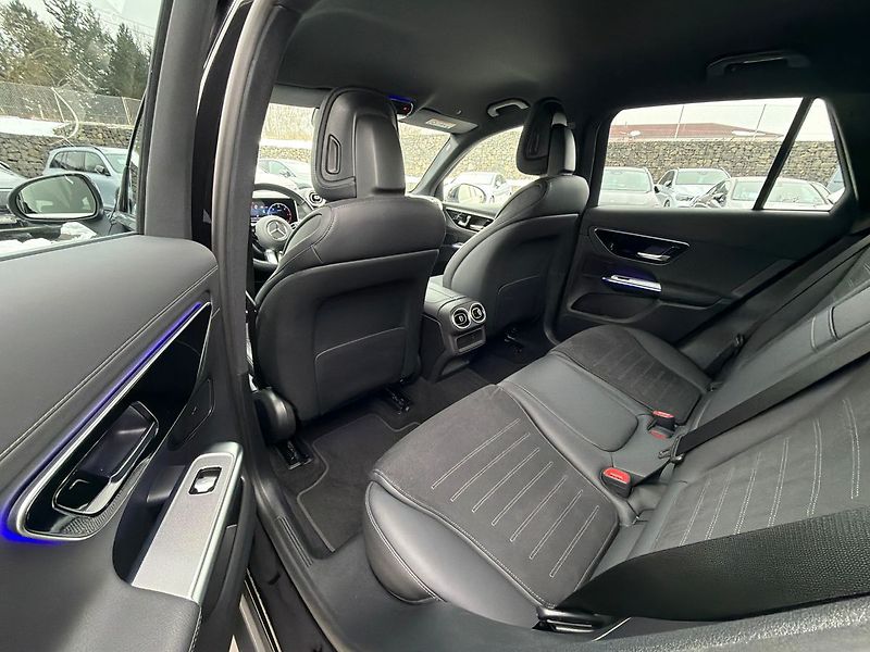 Mercedes-Benz GLC 220 d 4MATIC - fotka 29 z 31