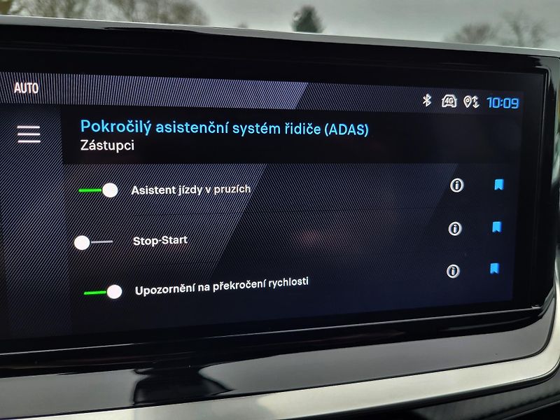 Peugeot 2008 1.2 PureTech 130k AUTOMAT - fotka 16 z 45
