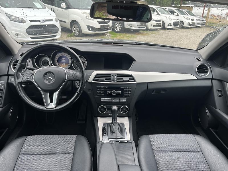 Mercedes-Benz Třídy C (2011) 1.8i C180 115Kw Automat - fotka 18 z 22