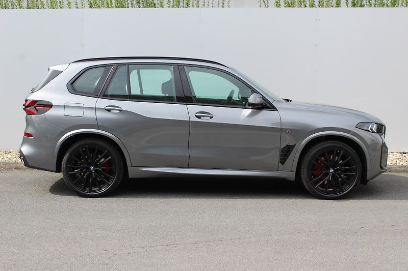 BMW X5 xDrive30d Mpaket vzduch - fotka 3 z 27