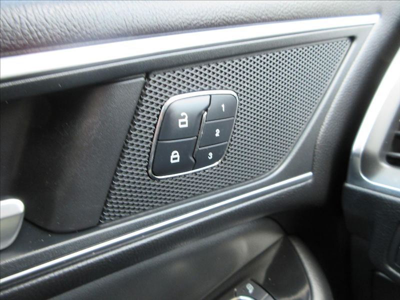 Ford Galaxy 2,0 TDCi, 154Kw, Titanium, Nav - fotka 28 z 32