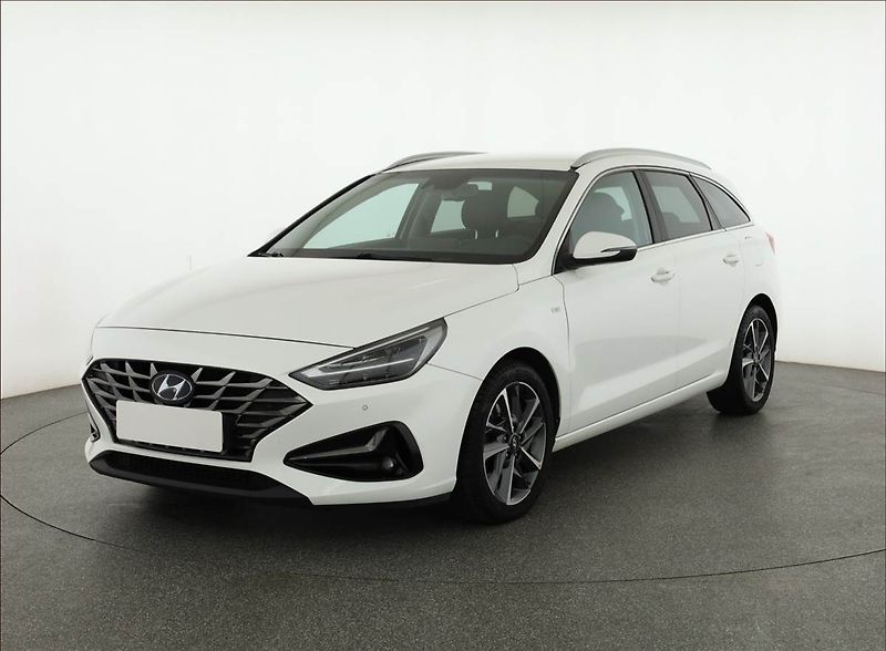 Hyundai i30 (2022) Style 1.5 T-GDI MHEV, Automat - fotka 2 z 17