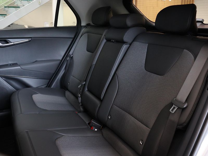 Kia Niro STYLE 1,6 GDi HEV 6DCT - fotka 18 z 20