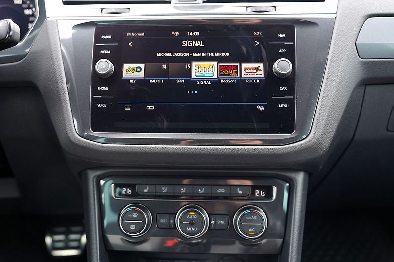 Volkswagen Tiguan 2.0 TSI 4Motion/DSG/R-line/ČR - fotka 41 z 54