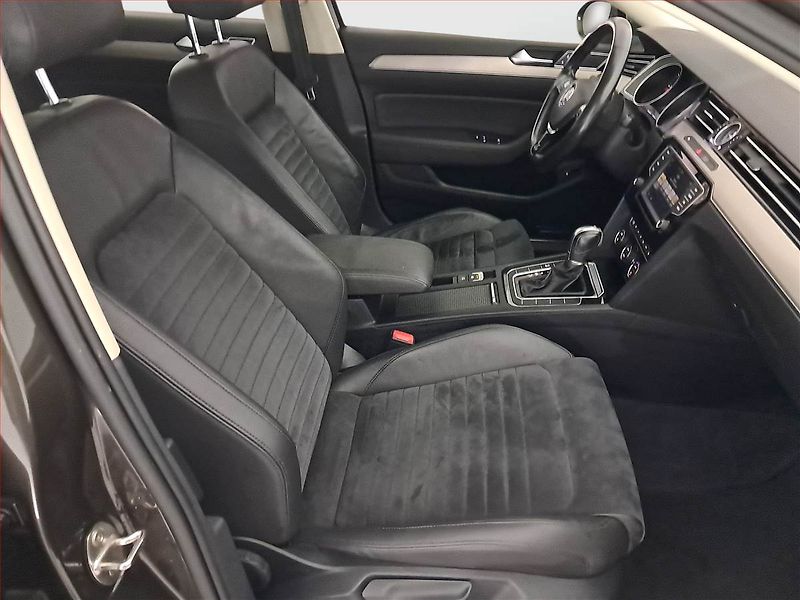 Volkswagen Passat (2017) 2.0 TDI, Automat, Serv.kniha - fotka 9 z 22