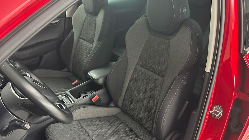 Škoda Karoq 2.0 TDI Style - fotka 15 z 27