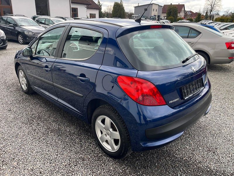 Peugeot 207 (2008) 1.4 i 54 Kw Velmi pěkná - fotka 4 z 14
