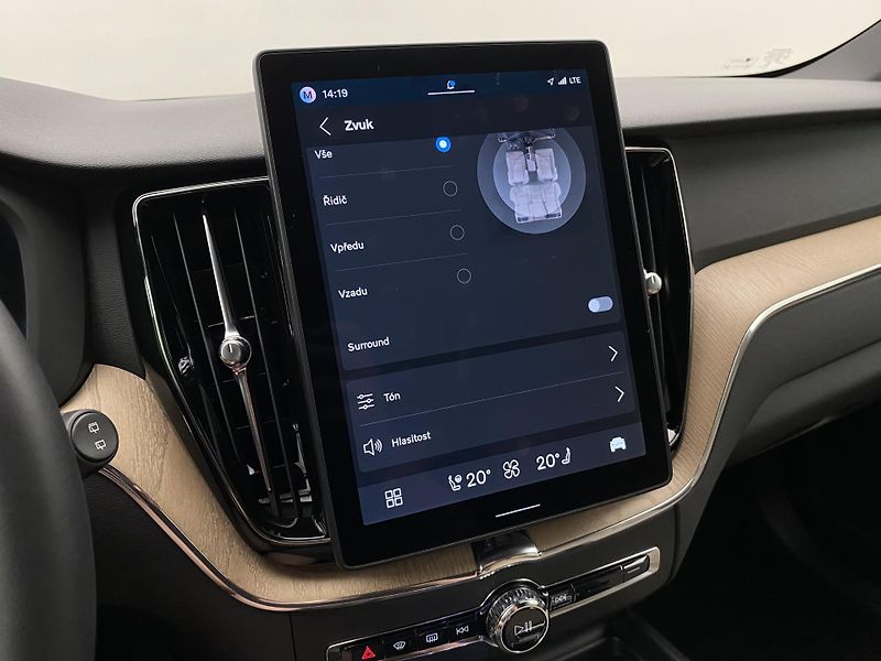 Volvo XC60 T8 AWD RECHARGE PLUS DARK CZ - fotka 60 z 66