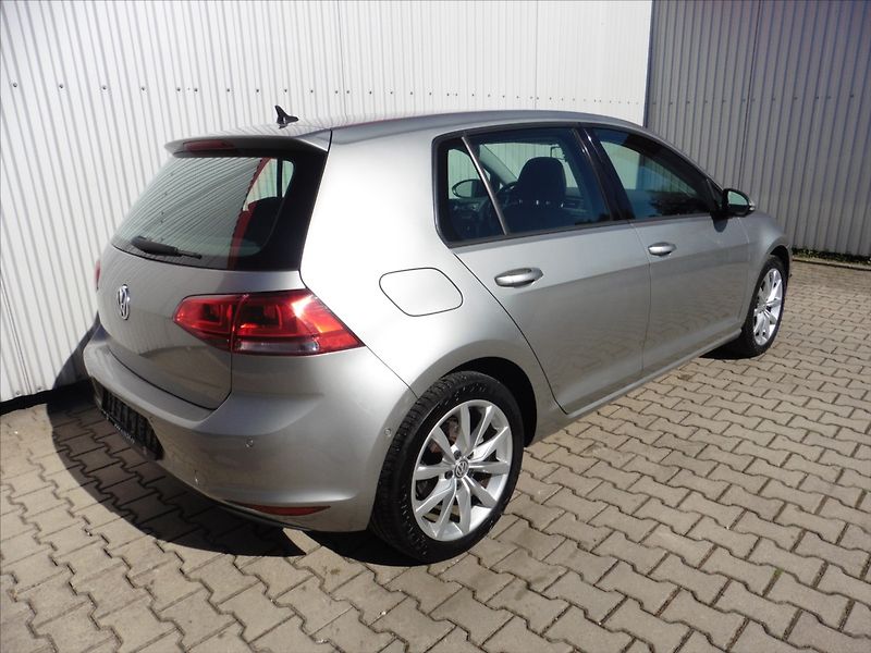 Volkswagen Golf 1.4 TSi Highline 1.maj - fotka 4 z 12