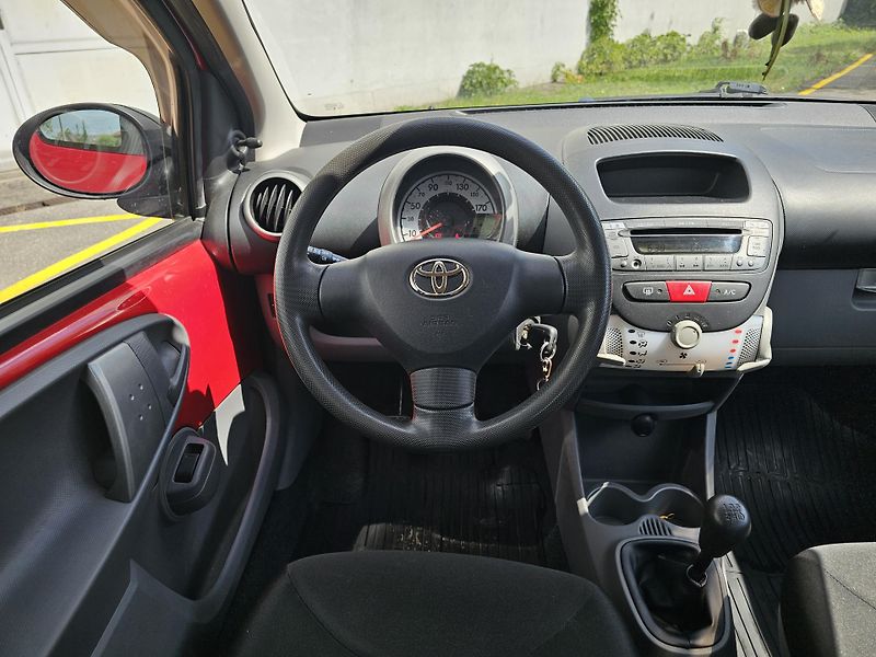 Toyota Aygo (2011) 1.0i KLIMA - fotka 10 z 17