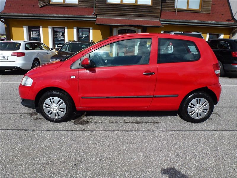 Volkswagen Fox 1,2 HTP 12V - fotka 12 z 41
