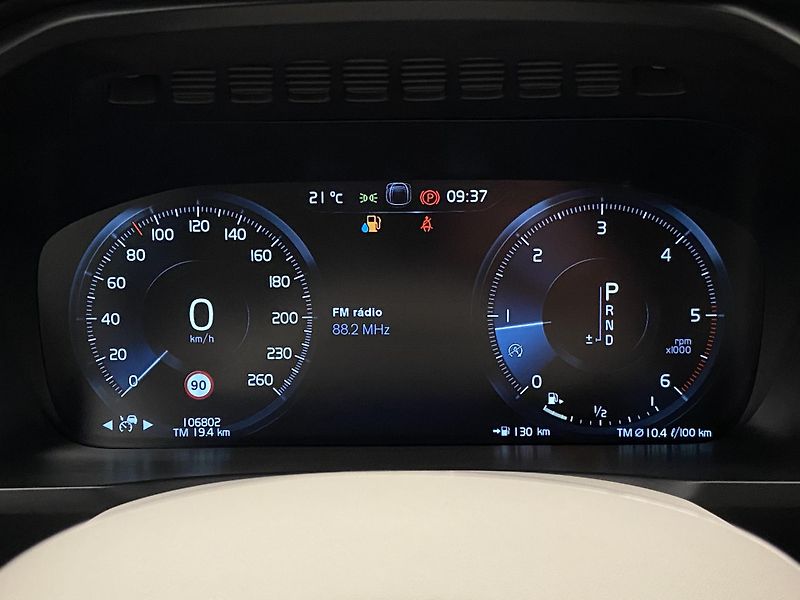 Volvo XC90 D5 AWD INSCRIPTION REZERVACE - fotka 25 z 54
