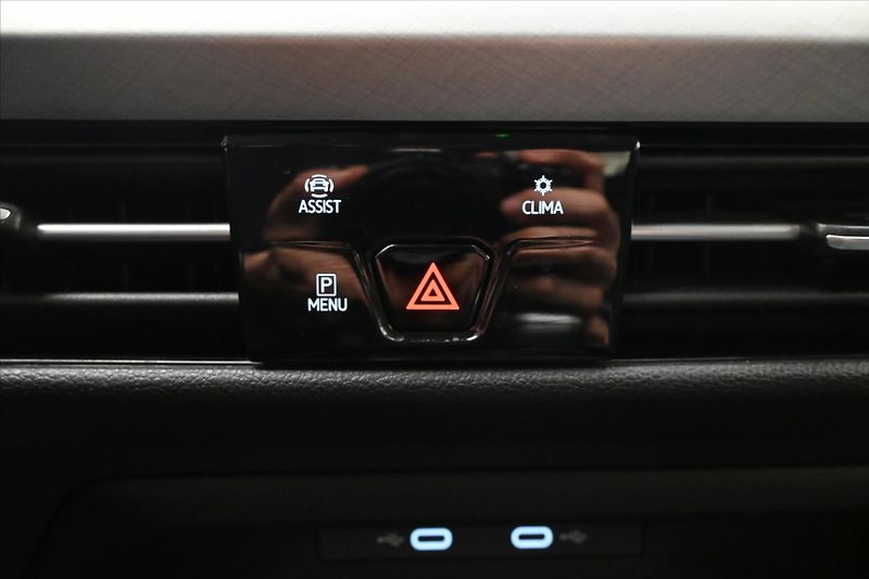 Volkswagen Golf 2,0 TDI 110 kW Life Záruka až - fotka 20 z 30