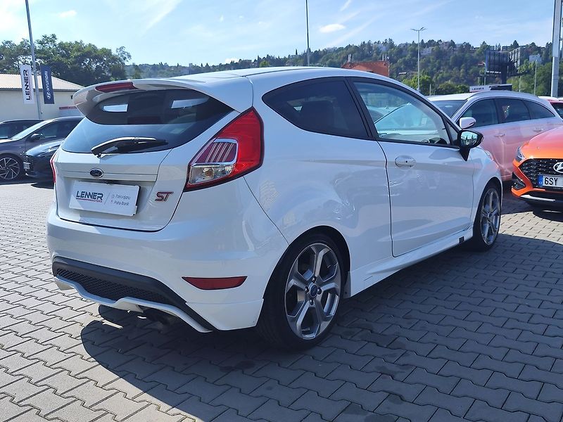 Ford Fiesta 1.6/134kW ST ČR 1.Majitel - fotka 5 z 27