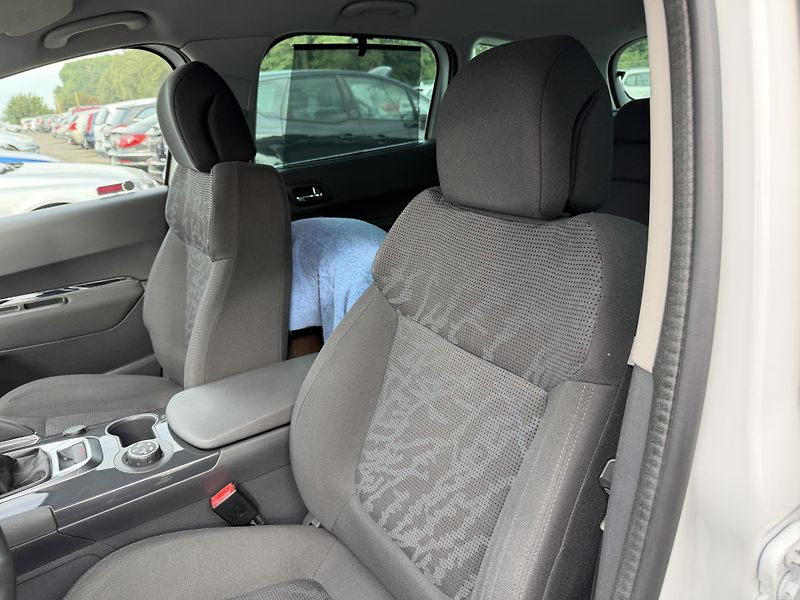 Peugeot 3008 1.6 HDI - fotka 15 z 24