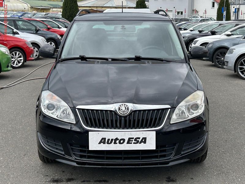 Škoda Fabia (2011) 1.2TSi, AC, výhřev sed. - fotka 2 z 15