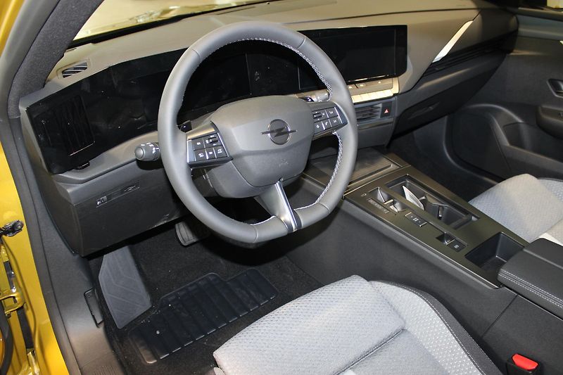 Opel Astra (2025) Edition HB 1.2 TURBO 107kW - fotka 7 z 18