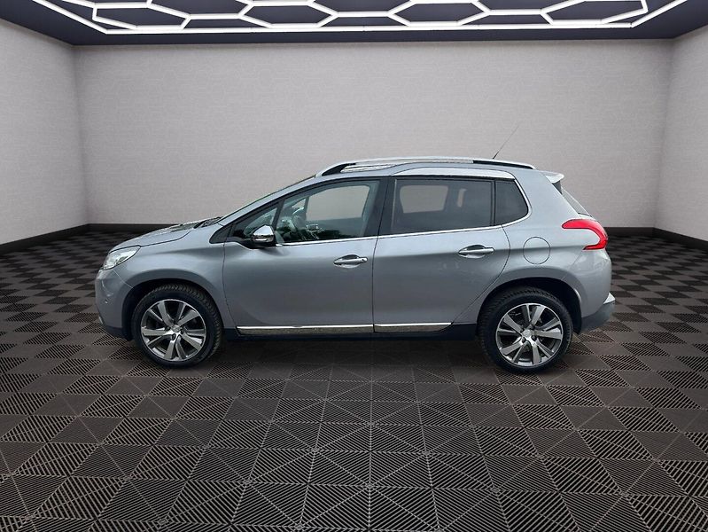 Peugeot 2008 (2016) 1.2T 81kw Allure - fotka 4 z 23