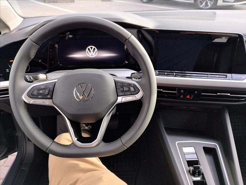Volkswagen Golf Variant 1,5 eTSI 7DSG mHEV  Life - fotka 12 z 17