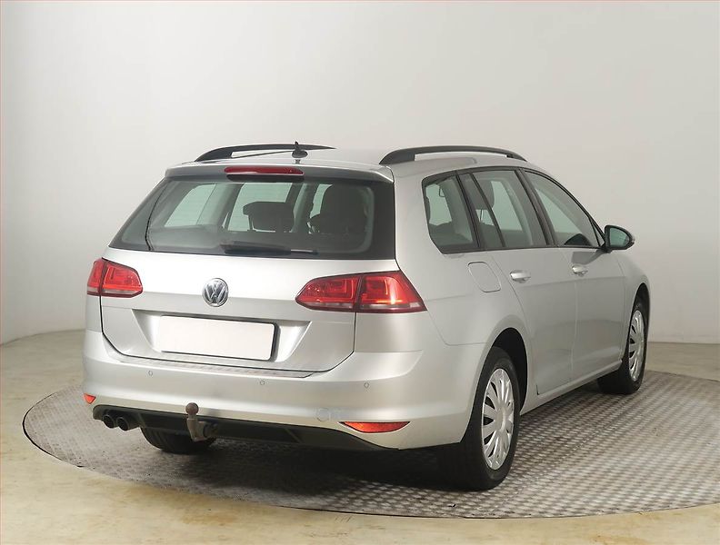 Volkswagen Golf (2015) 1.6 TDI, 4X4, Navi, Tempomat - fotka 5 z 21