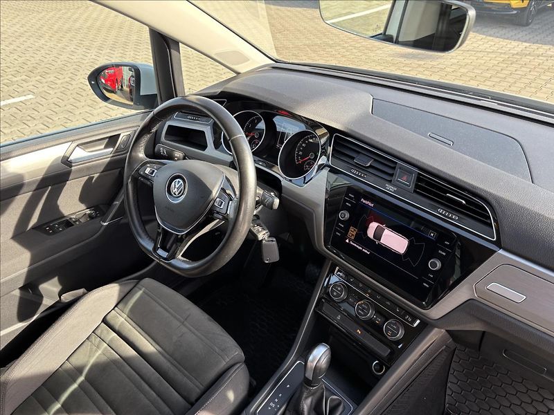 Volkswagen Touran 1,5 TSi Maraton Edition 7.Míst - fotka 23 z 47